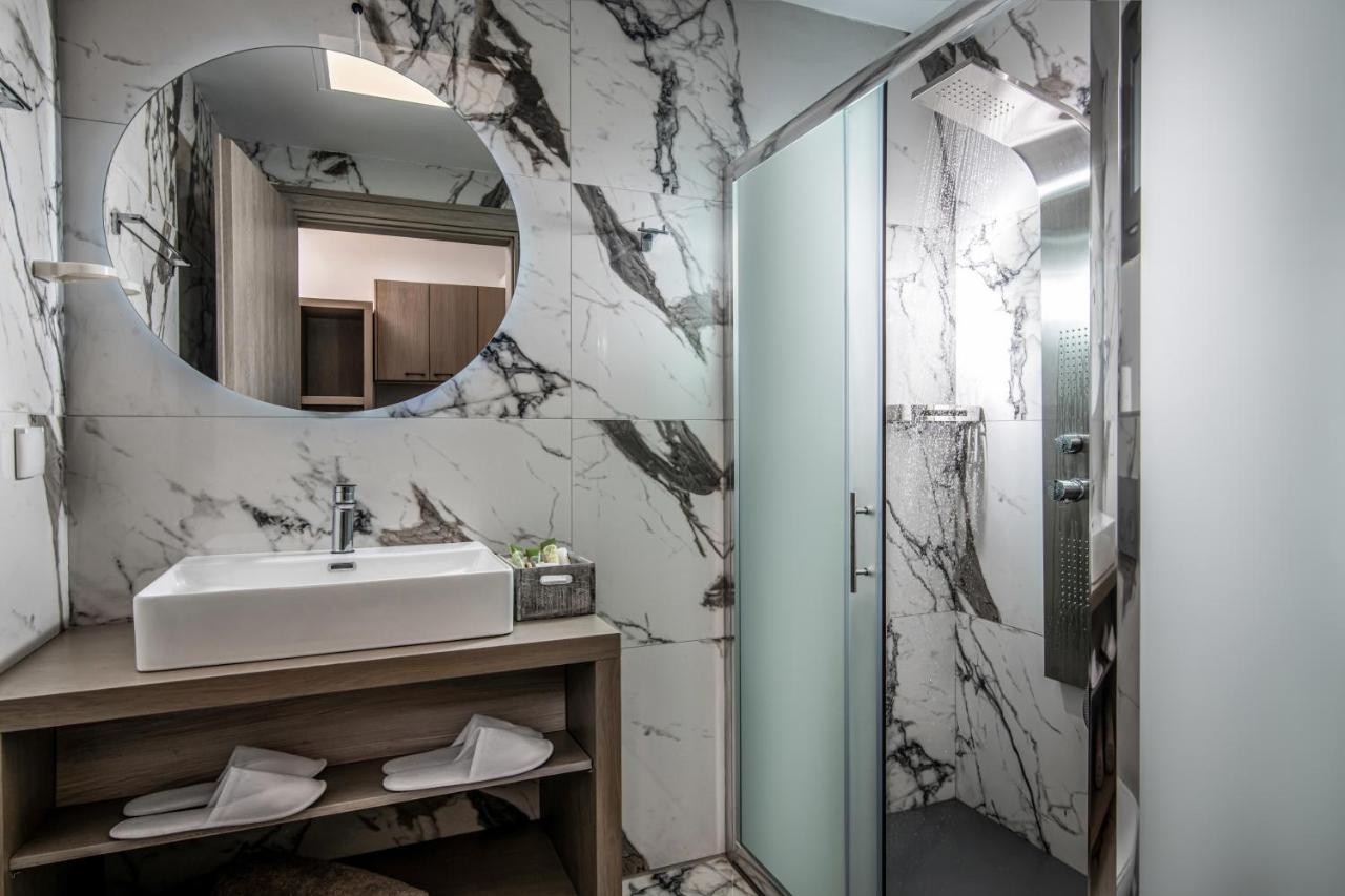 Ebenus Suites "Adults Only" By Checkin Гувес Екстериор снимка