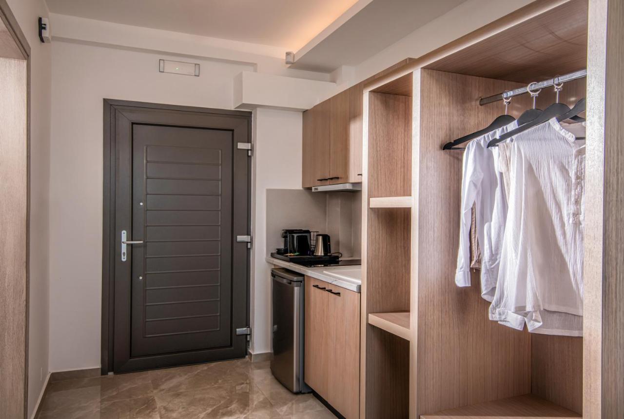 Ebenus Suites "Adults Only" By Checkin Гувес Екстериор снимка