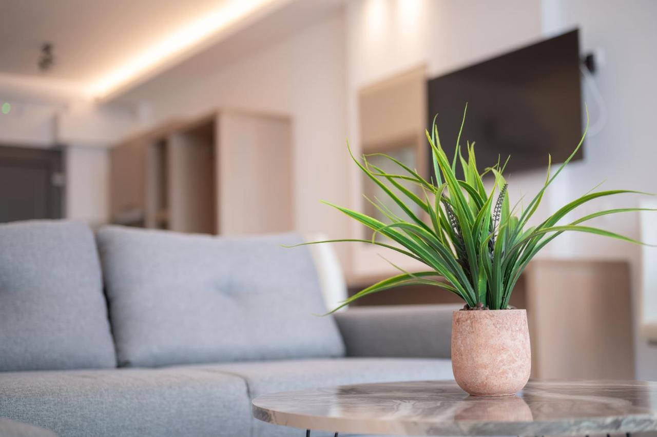 Ebenus Suites "Adults Only" By Checkin Гувес Екстериор снимка